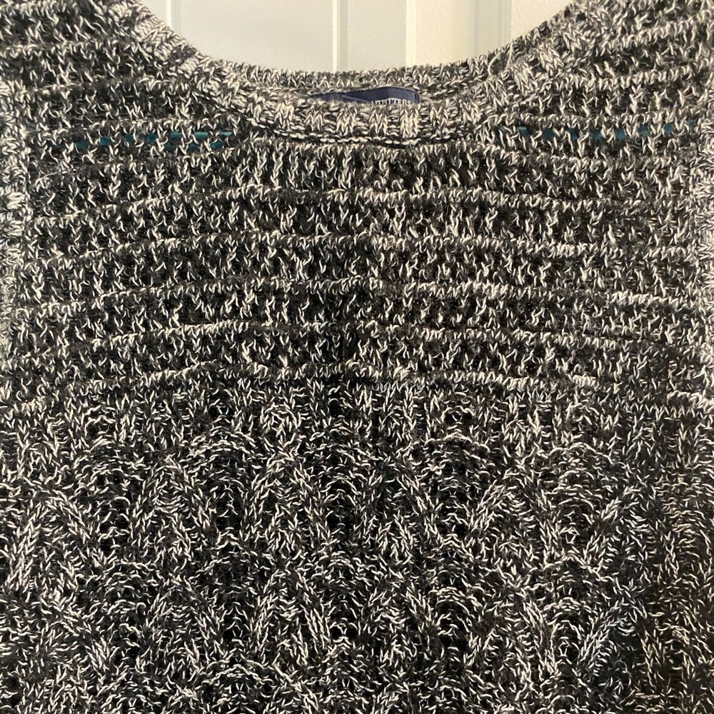 AEO Top - Picture 2 of 5